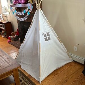 Calling all Swifties! Sleepover party tents with mattress!